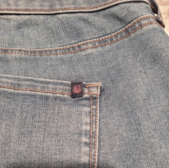 GLORIA VANDERBILT All Around Slimming Jeans ~ Size 20 - Picture 4 of 8